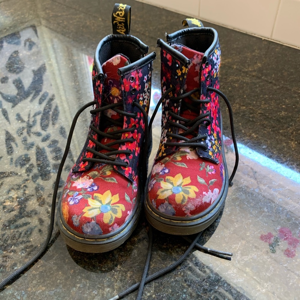 Dr. Martens Brooklee Boots for Kids! Lightly used.